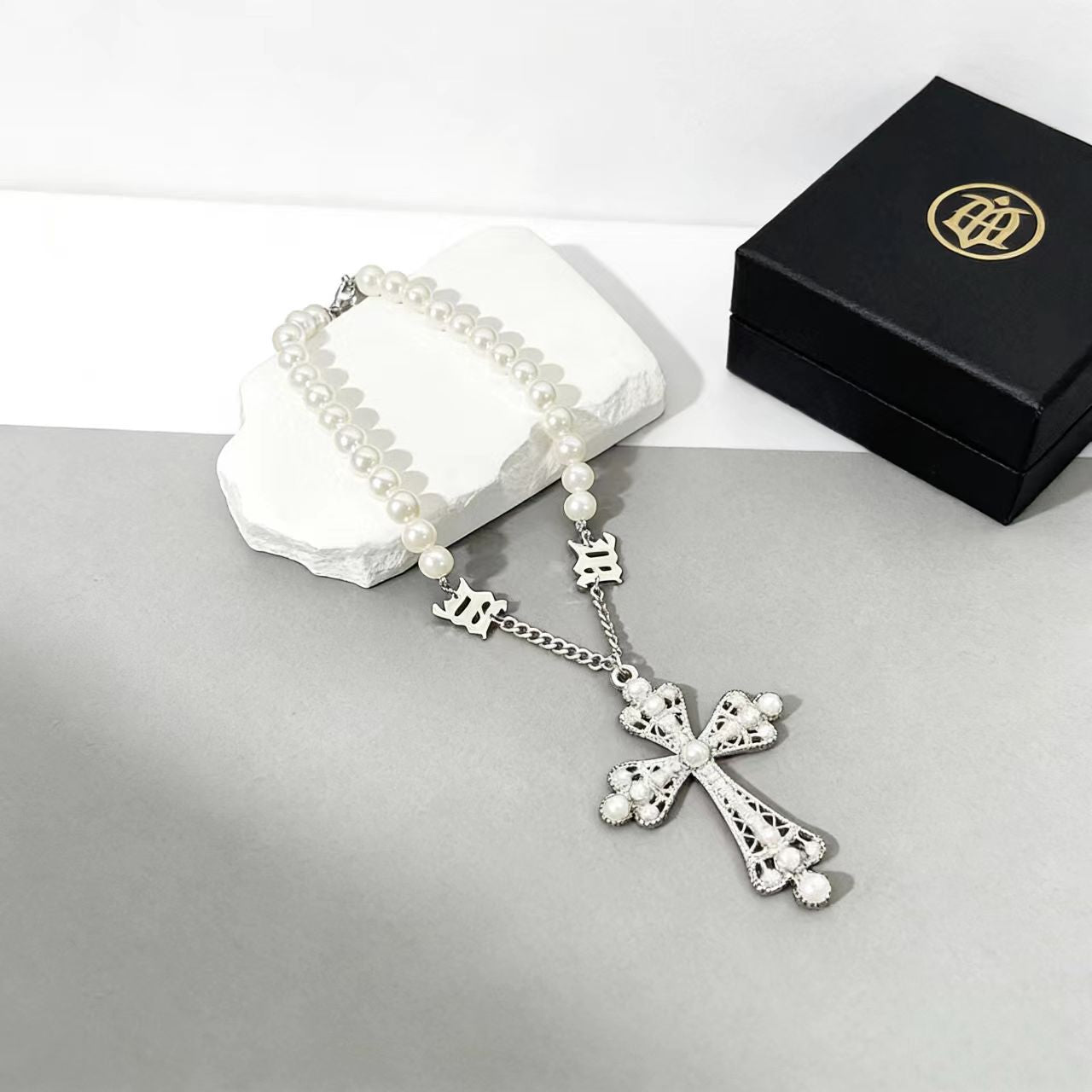 Wholesale Punk style pearl exaggerated cross pendant necklace