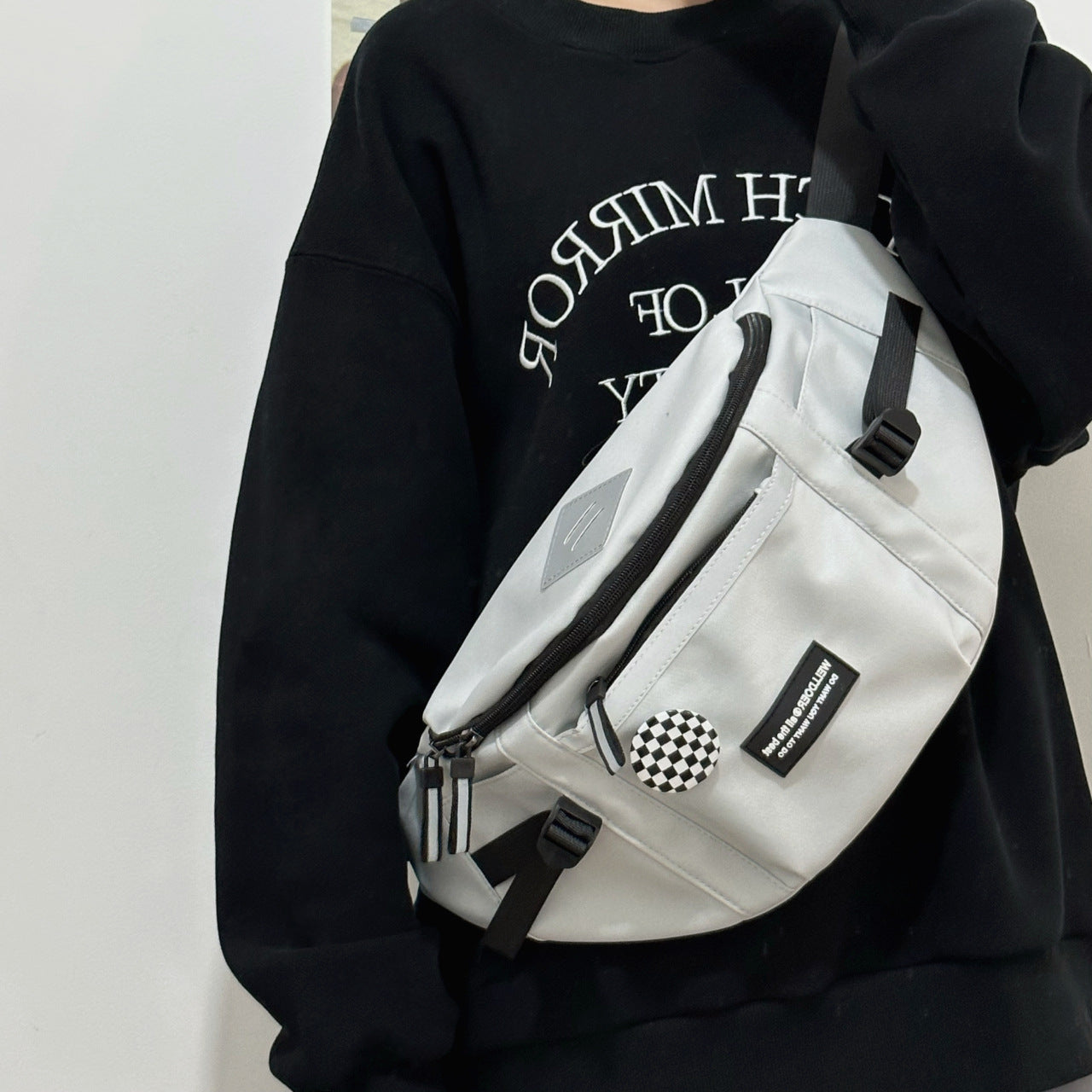 Wholesale Men's chest bag workwear style sports messenger bag versatile student cycling shoulder waist bag