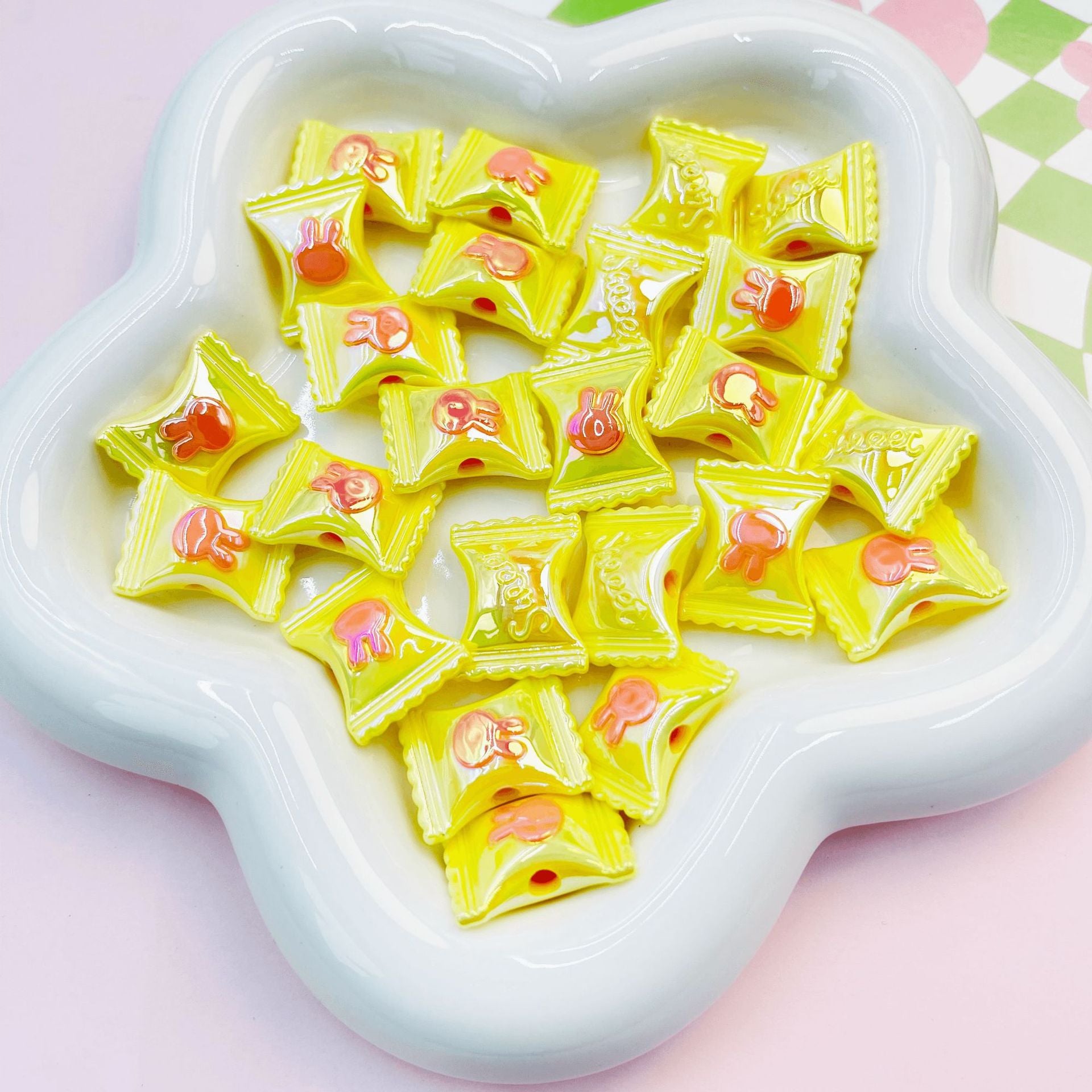 Wholesale 10pcs/pack Cream UV Coated Candy Color Acrylic Rabbit Candy Beads