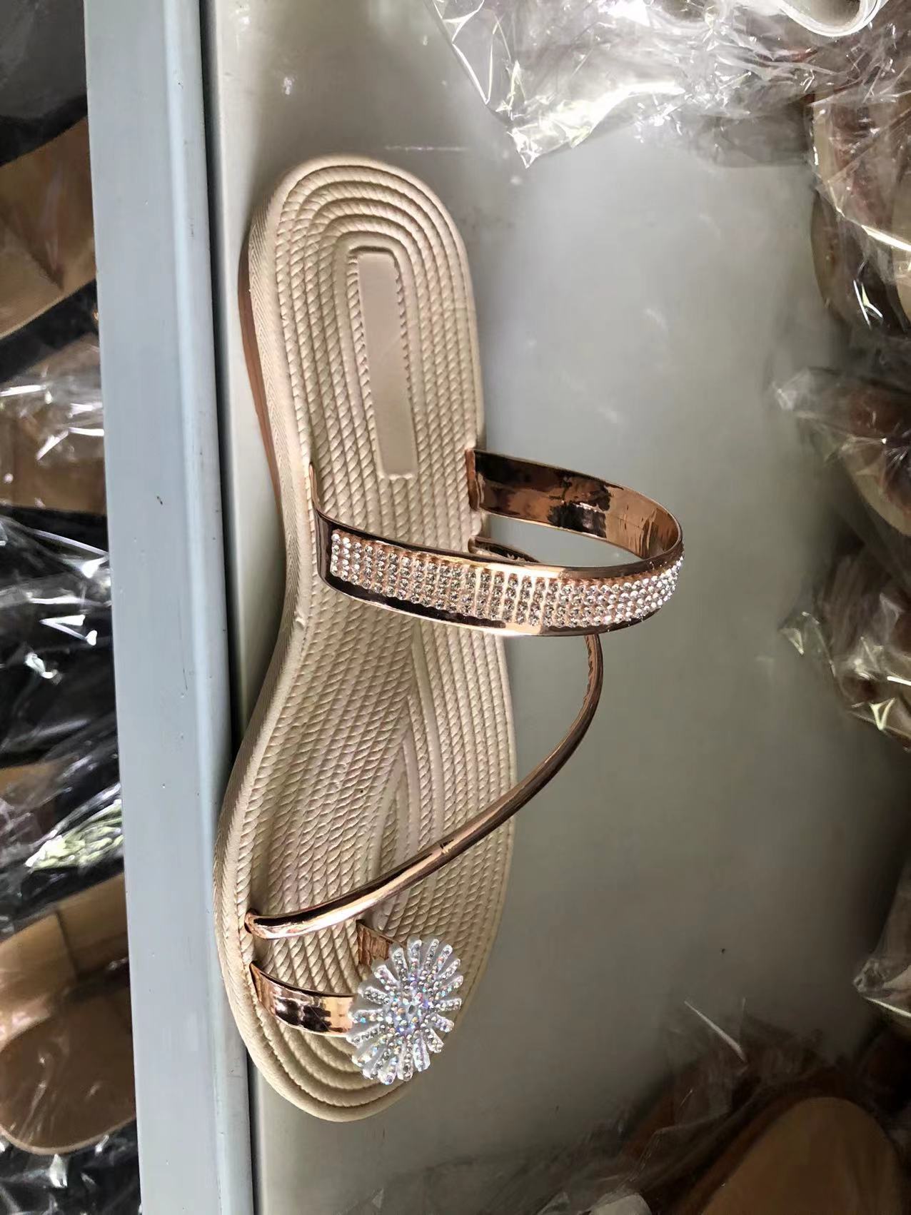 Wholesale Sand Toe Rhinestone Flat Slippers