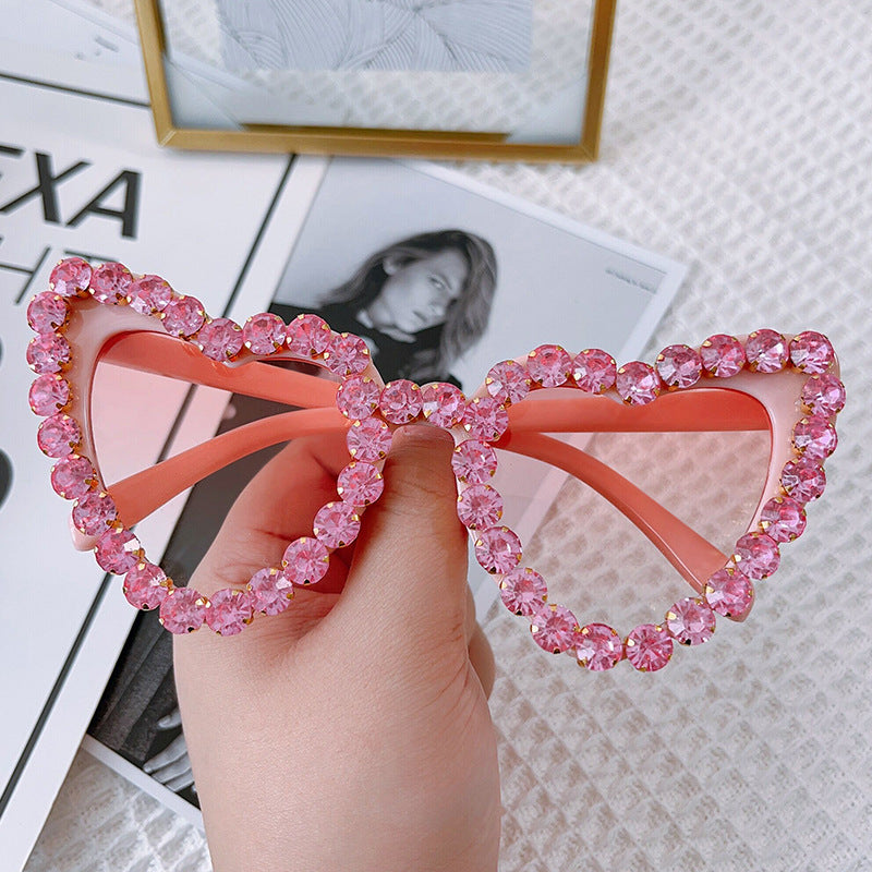 Wholesale Love Fashion Heart Shape Diamond Sunglasses
