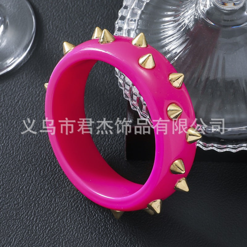 Wholesale Trendy and domineering punk rivet  bracelet