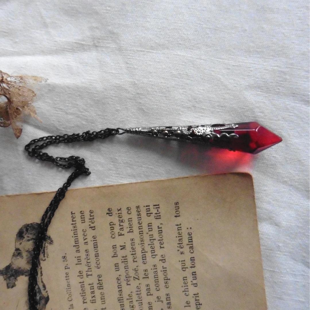 Wholesale gothic dark red and black glass crystal pendant necklace