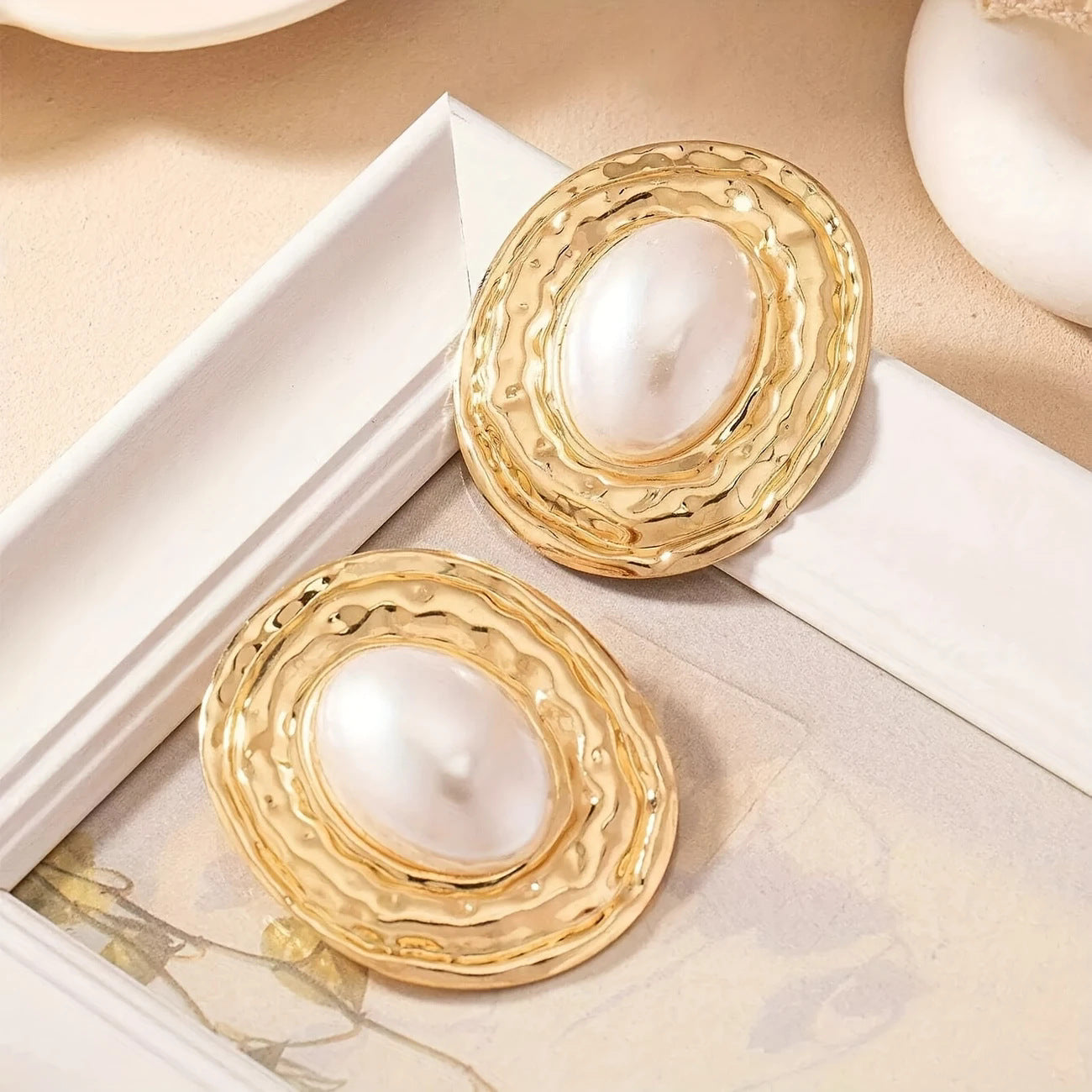 Wholesale Geometric Circle Golden Pearl Vintage Earrings
