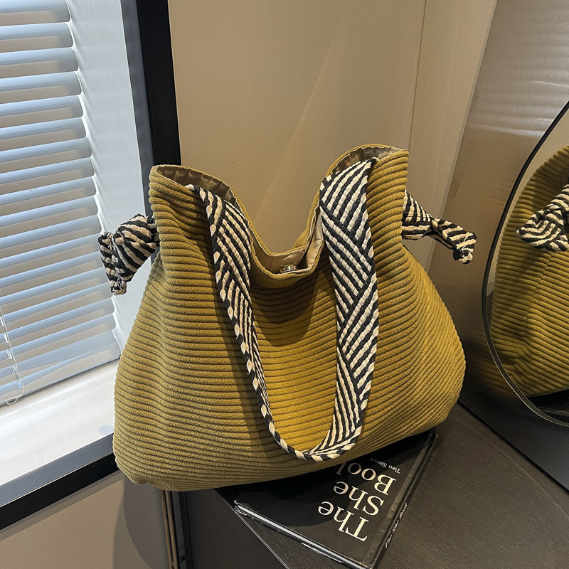 Wholesale Trendy Large Capacity Autumn/Winter Corduroy Premium Shoulder Bags