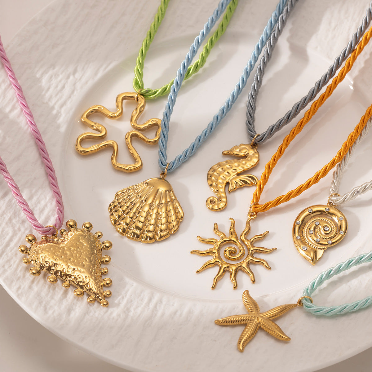 Wholesale Taina European and American Stainless Steel Necklace Women' s Niche Design Colorfulful Rope Braided Shell Starfish Shell Necklace Trendy