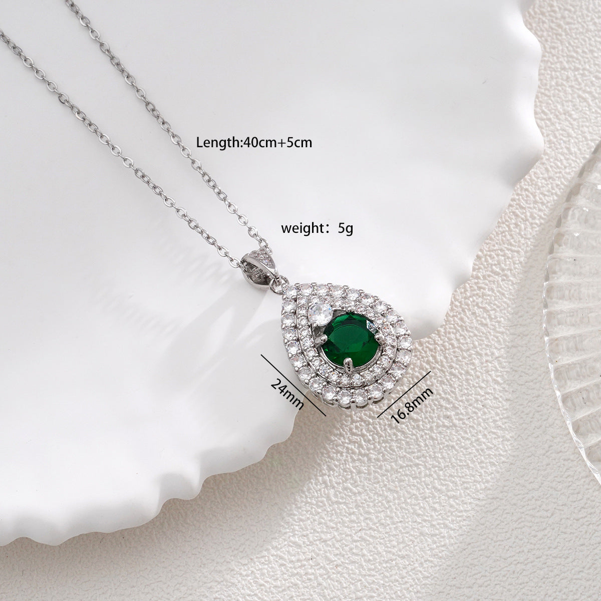 Wholesale Women' s Necklace Love Fresh Simple Clavicle Chain Pendant