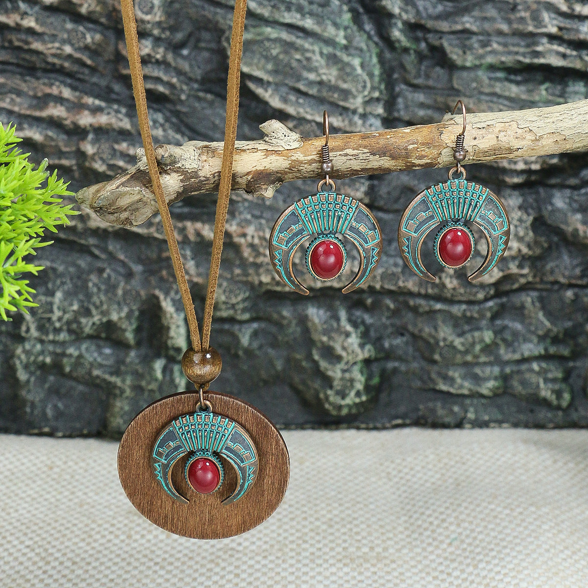 Wholesale Bohemian Crescent Moon Inlaid Turquoise Earrings Wooden Pendant Necklace Set
