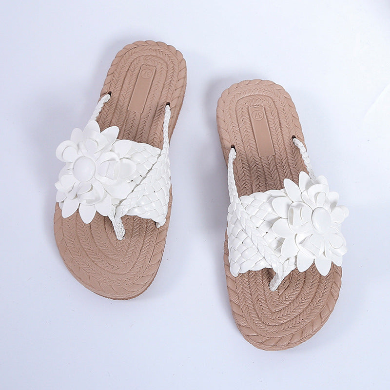 Wholesale summer new flower soft bottom plus size women's one word outdoor beach sandals
