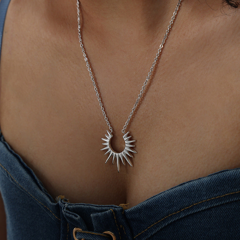 Wholesale Titanium steel 18k retro non-fading versatile women's sunflower exaggerated clavicle necklace