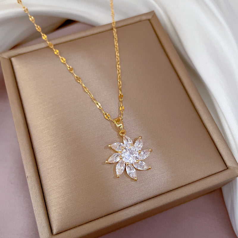 【Wholesale Four Leaf Flower Titanium Steel Necklaces