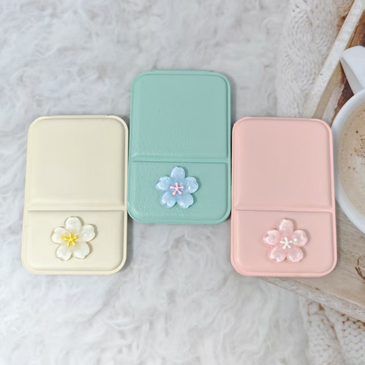 Wholesale Bow shaped folding makeup mirror