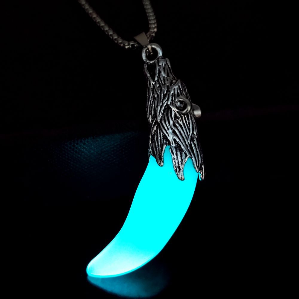 Wholesale  Men' s Luminous Wolf Tooth Pendant Dark Luminous  Animal Hyena