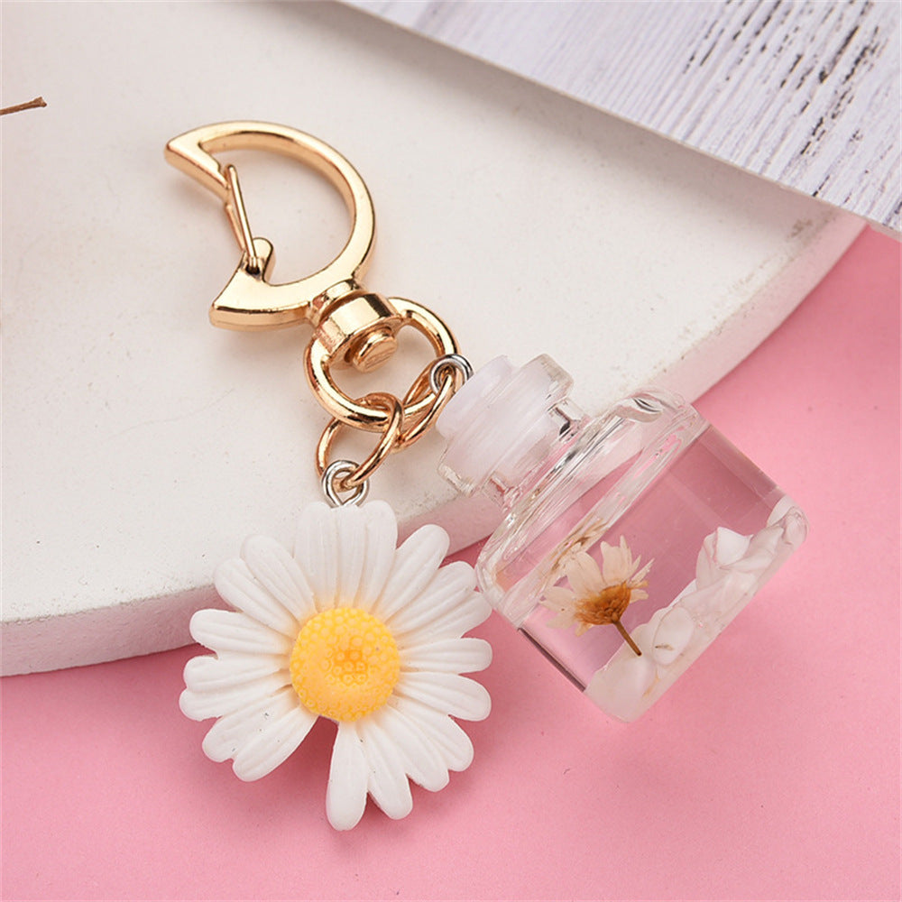 Wholesale Zinc Alloy Moon Buckle Small Chrysanthemum Keychain