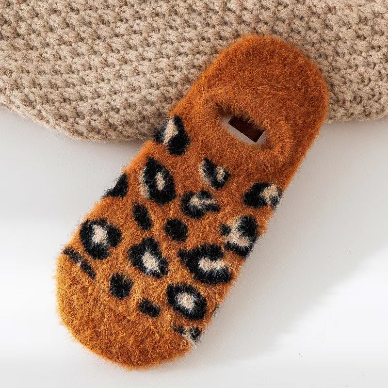 Wholesale Mink Fleece Thickened Boat Socks for Women in Autumn and Winter with Leopard Pattern