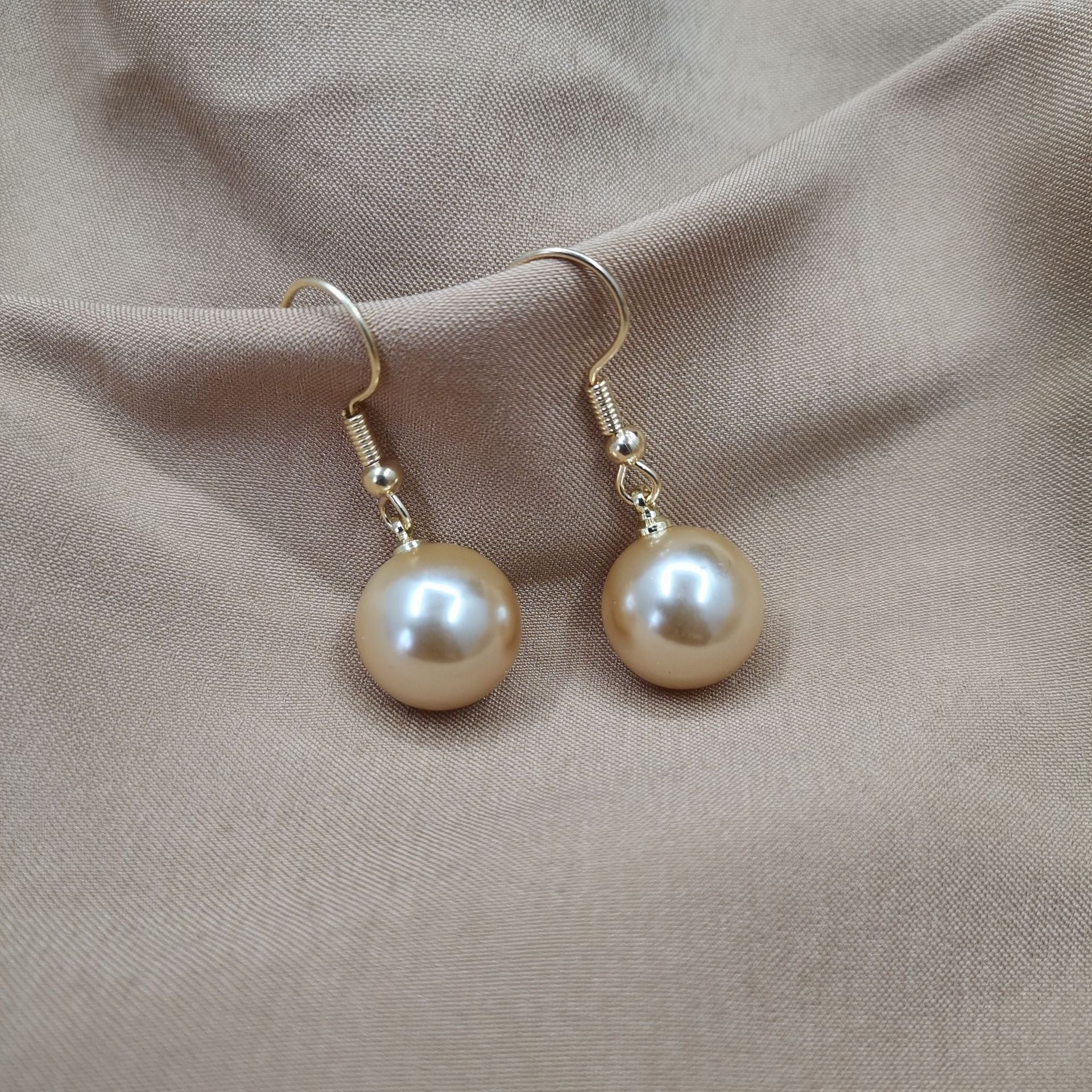 Wholesale Simple pearl earrings