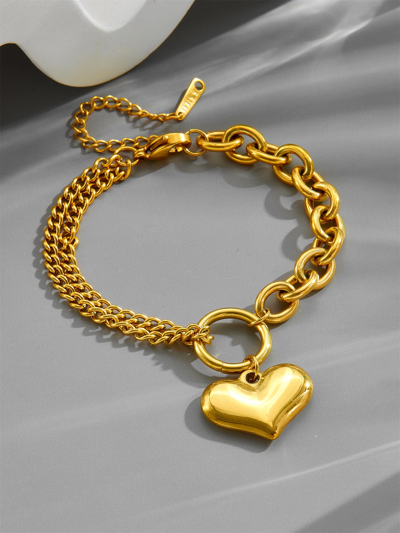 Wholesale 5pcs Retro Love Golden Titanium Steel Bracelet