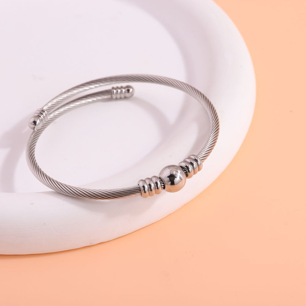 Wholesale Titanium Steel Fashion Stainless Steel Love Bracelet