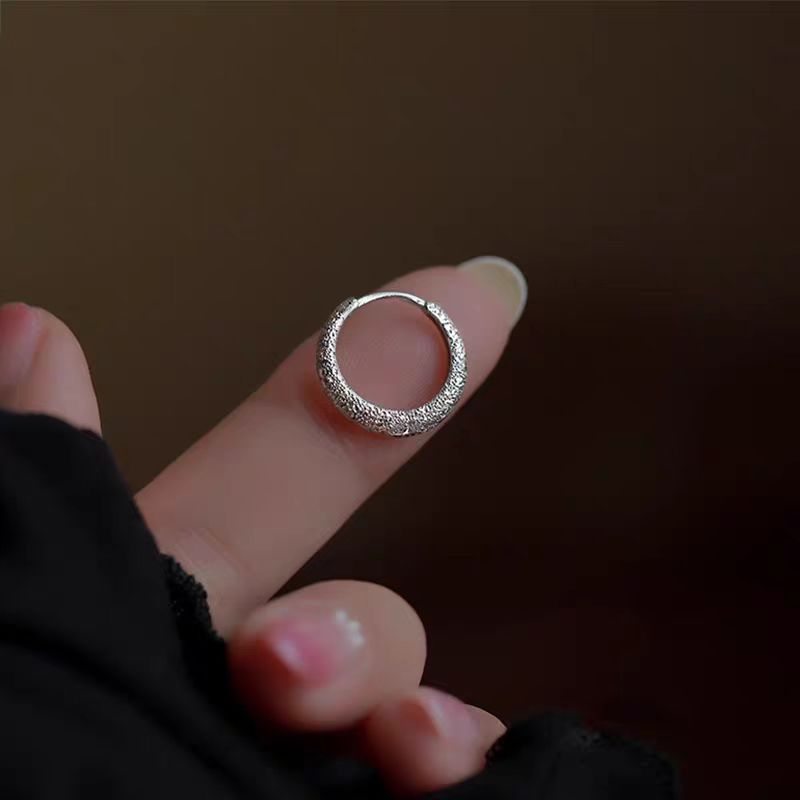 Wholesale Sparkling earrings, ear clips, niche design, earrings, frosted