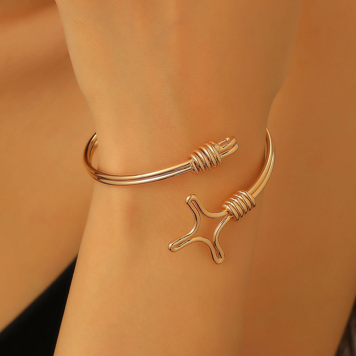 Wholesale Exaggerated cross-shaped heart plated bracelet