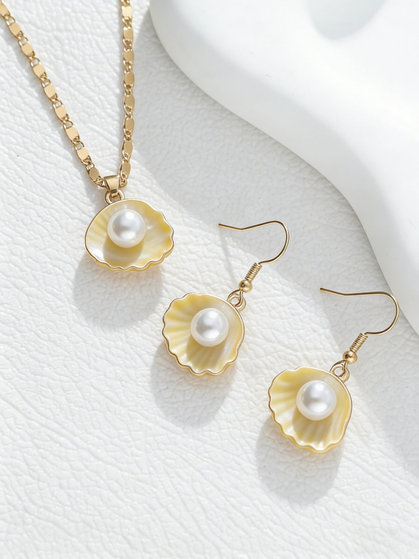 Wholesale Chic Pearl Sunflower Fan Shape 2 Piece Earrings And Necklace Set Alloy Electroplated Women S Jewelry Boutique Resale Party Wear