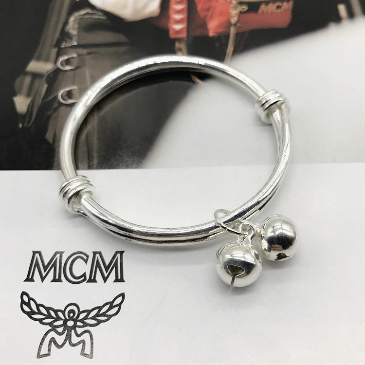 Wholesale  silver simple fashion smooth versatile push-pull bracelet accessories