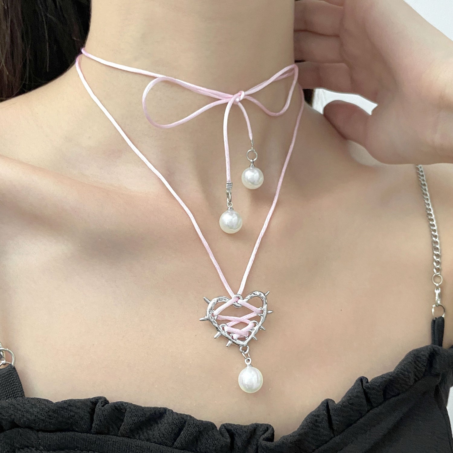 Wholesale Thorn Heart Wrapped Ribbon Pearl Pendant Necklace