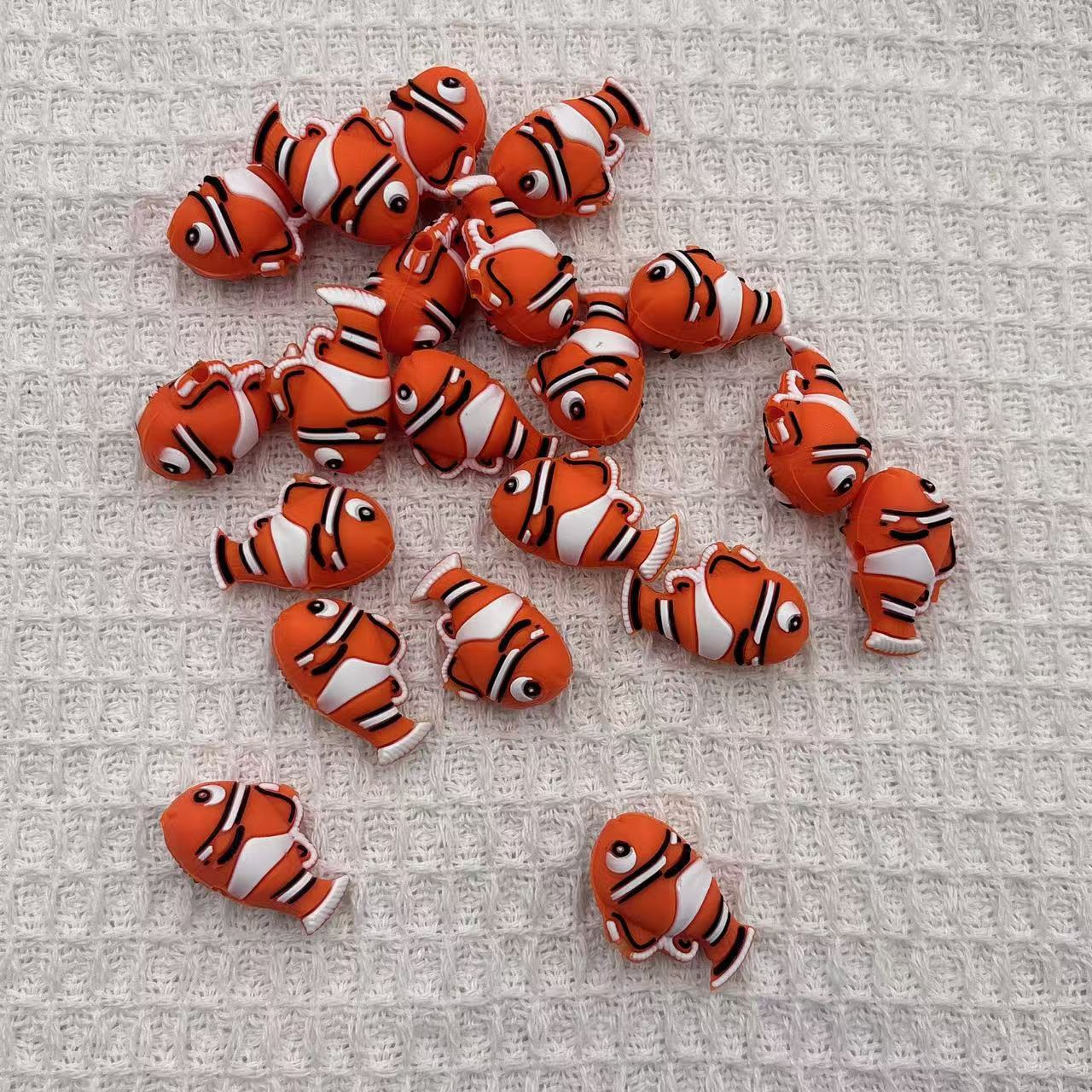 Wholesale 10pcs 3D Cute Fish Silicone Beads