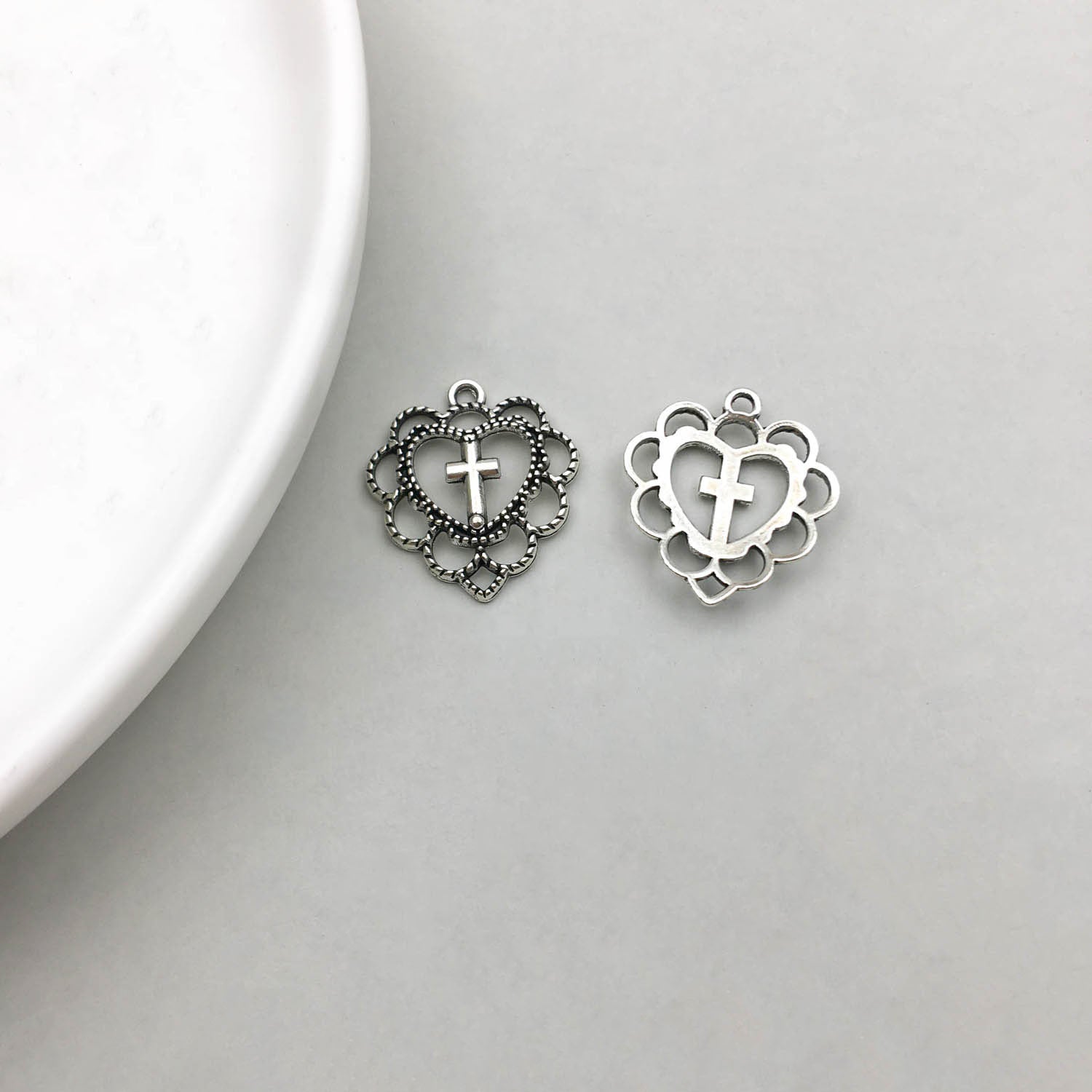 Wholesale 1 Antique Silver Alloy Cross Series Simulation Heart Cross DIY Pendant