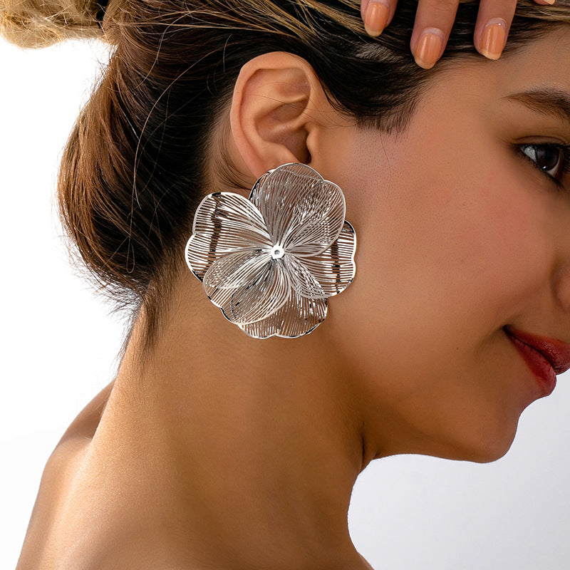 Wholesale Trendy Floral Earrings Gold Alloy Women Spring Party Fashion Accessory