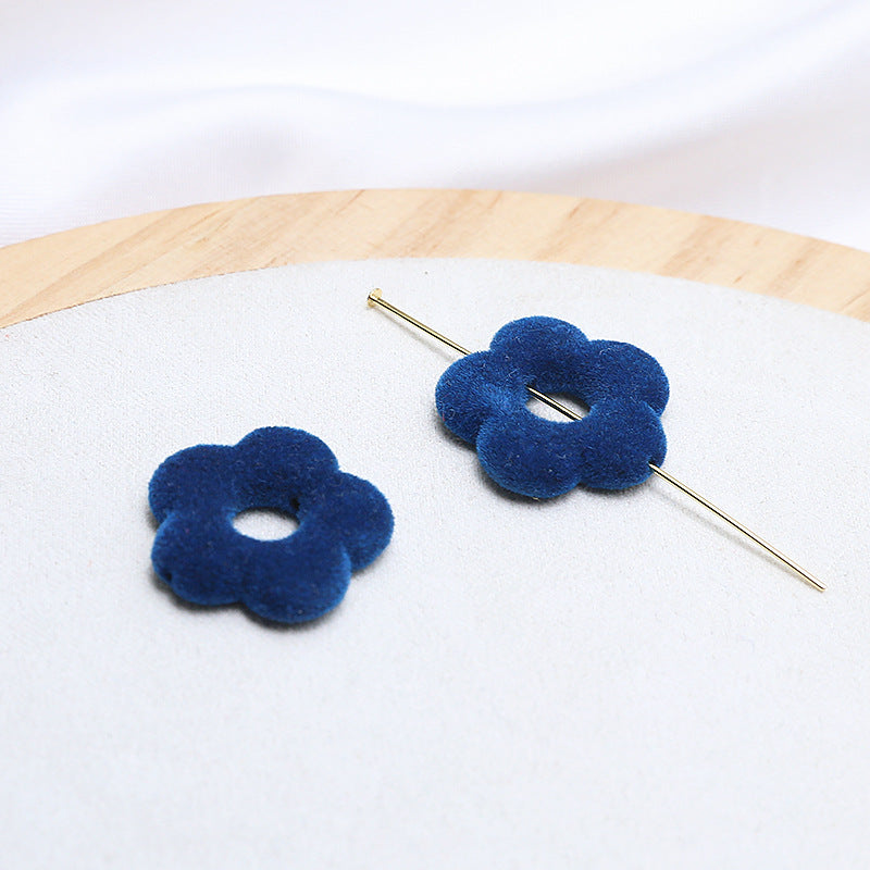 Wholesale of Retro Velvet Hollow Large Flower Bead Jewelry Materials