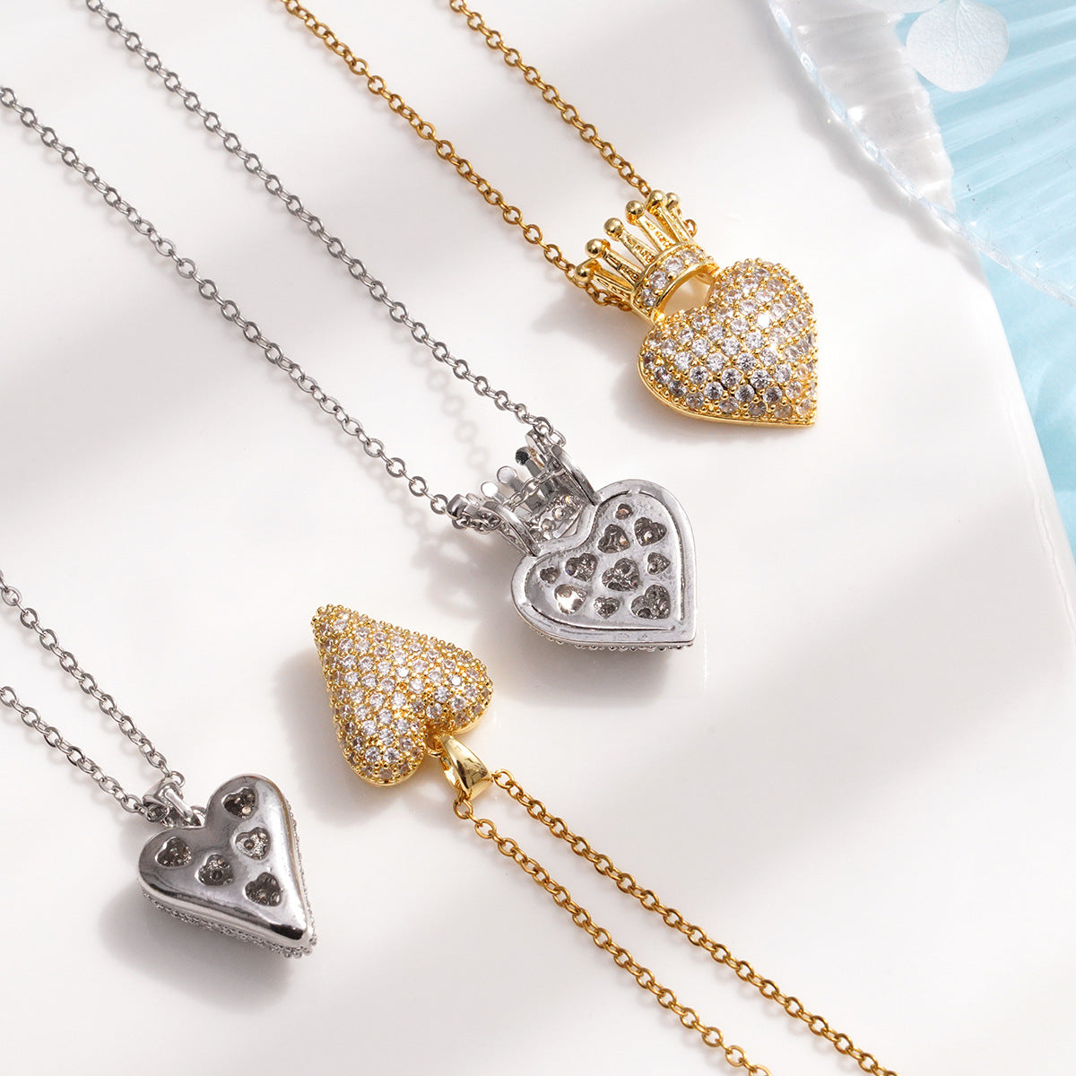 Wholesale Love Crown Necklace Pendant Personalized  Accessories