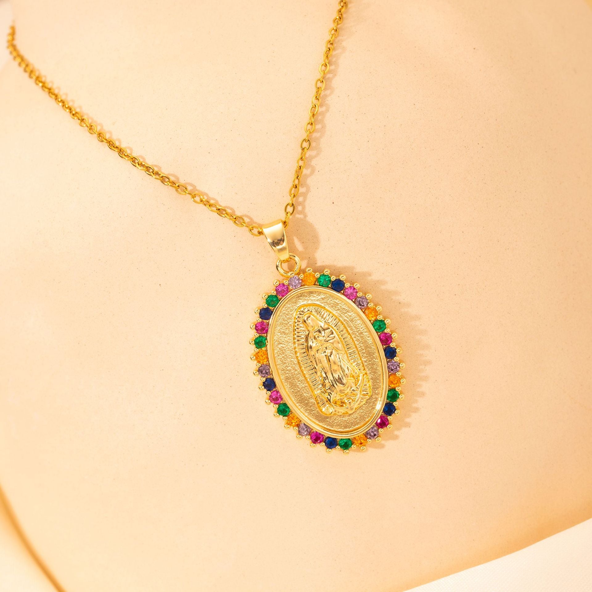 Wholesale Colored diamond oval portrait Stainless Steel Necklace