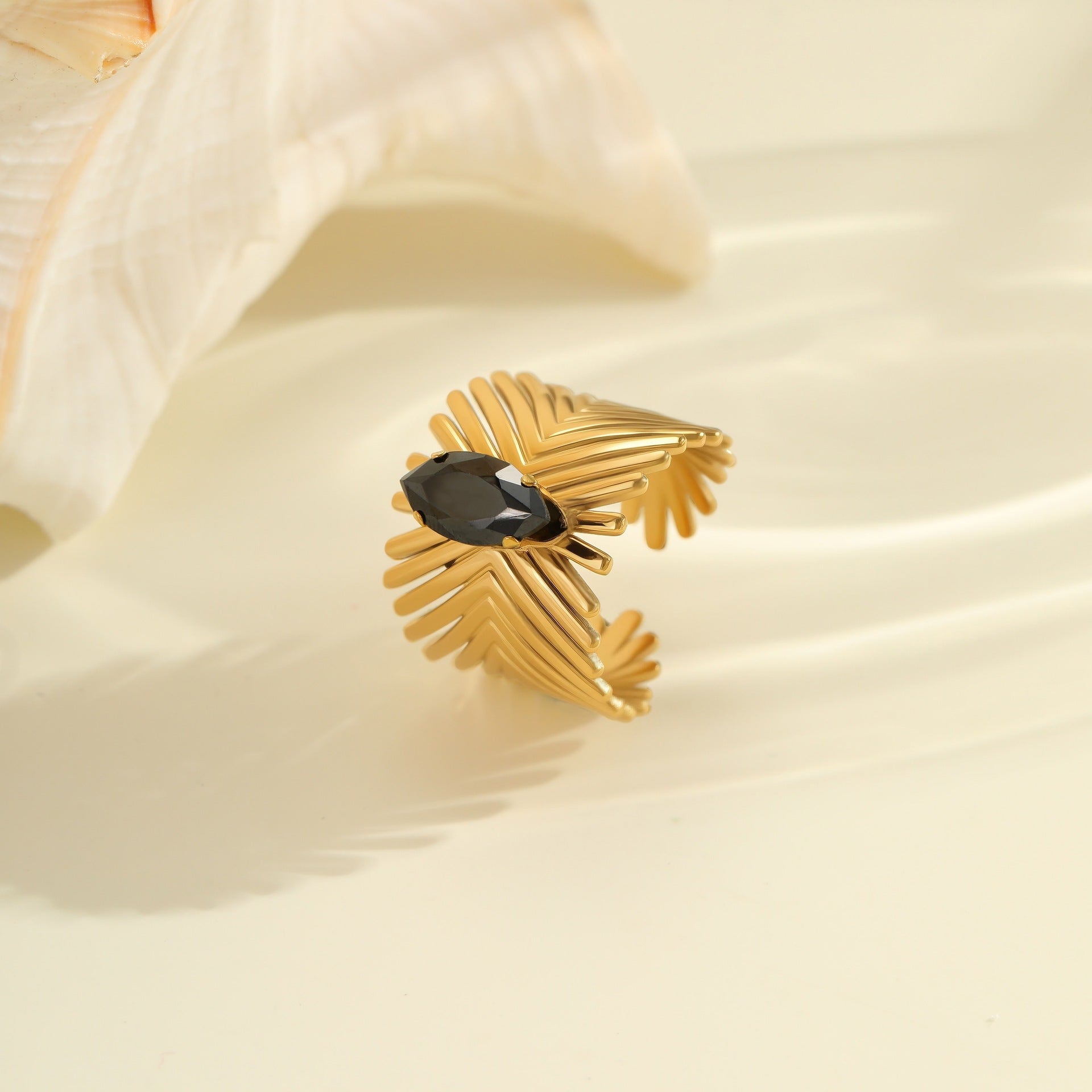 Wholesale light luxury ring that does not fade open ring