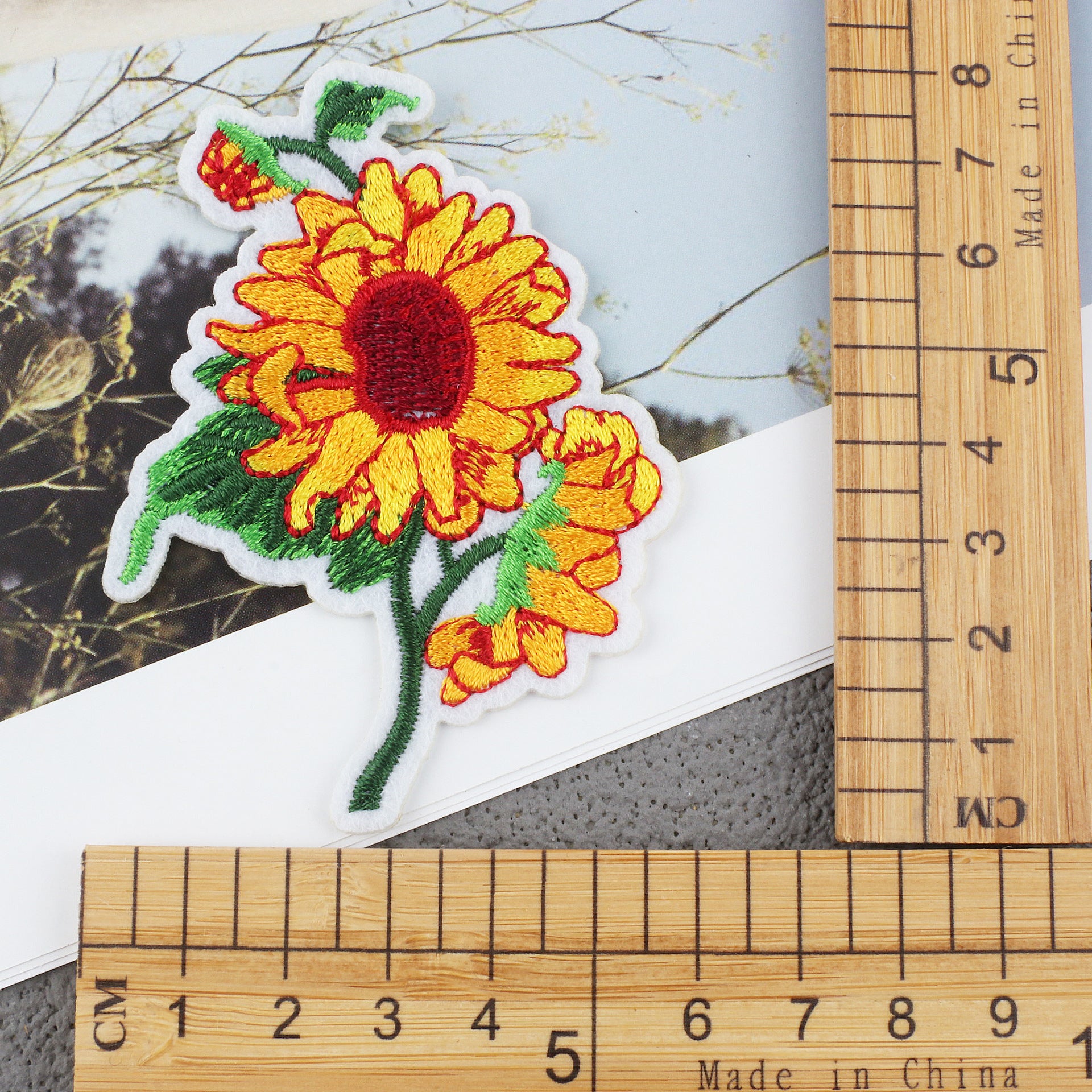 Wholesale Polyester Embroidery Patch Set Sunflower Bee Iron On Clothing DIY Accessory