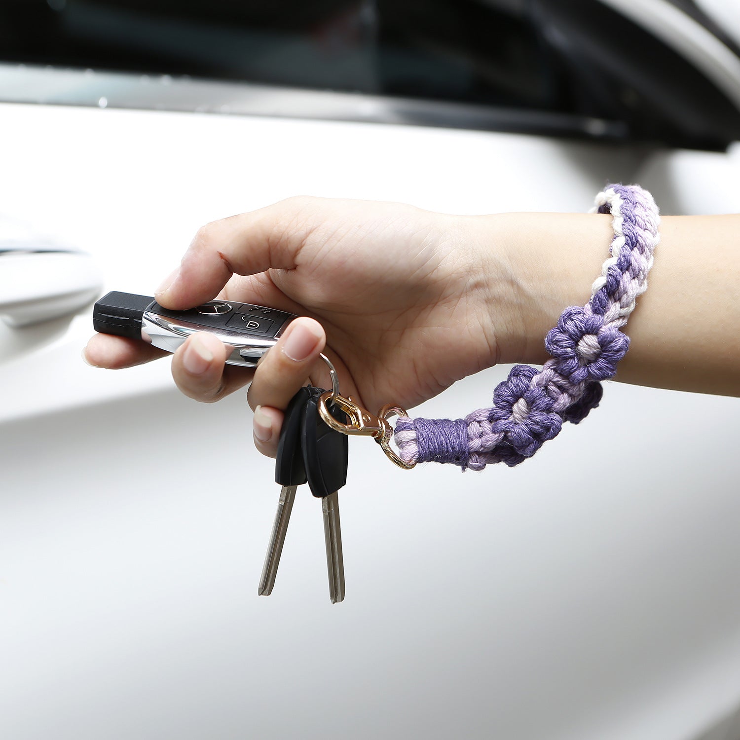 Wholesale Small Daisy DIY Handmade Weaving Wrist Keychain