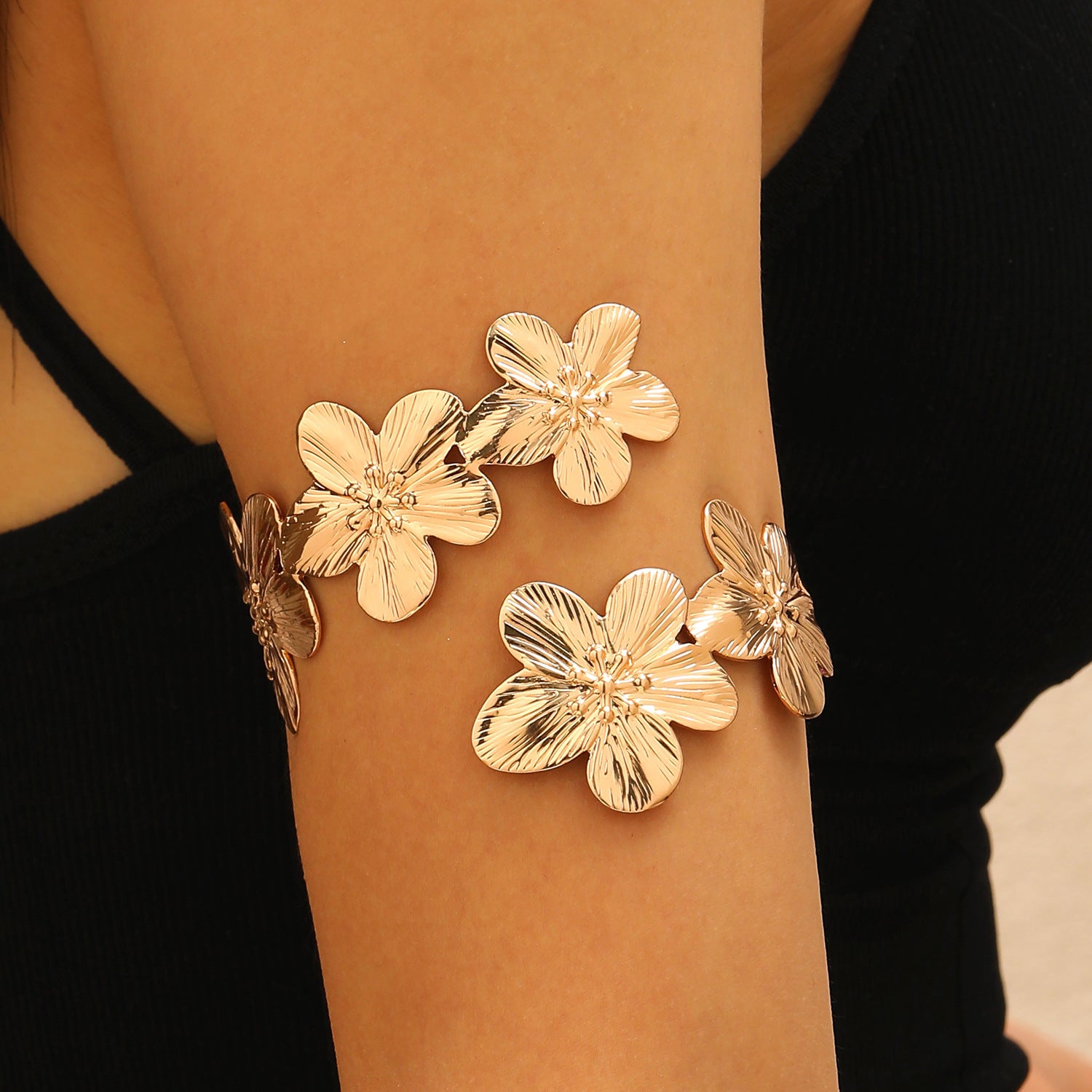 Wholesale Gold Butterfly Rhinestone Open Arm Cuff Metal Flower Hollow Design Fashion Jewelry Accessory Everyday Wear Gift Boutique Resale