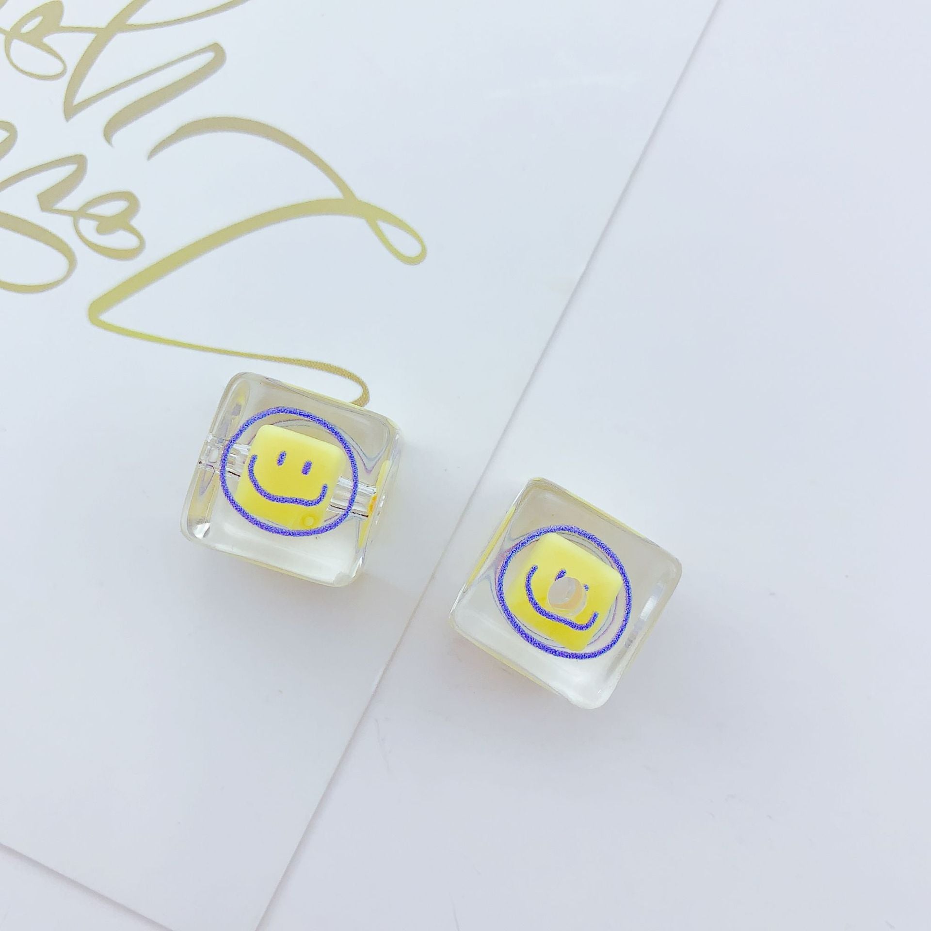 Wholesale 10pcs Cute Cartoon Blocks Transparent Smiling Acrylic Beads