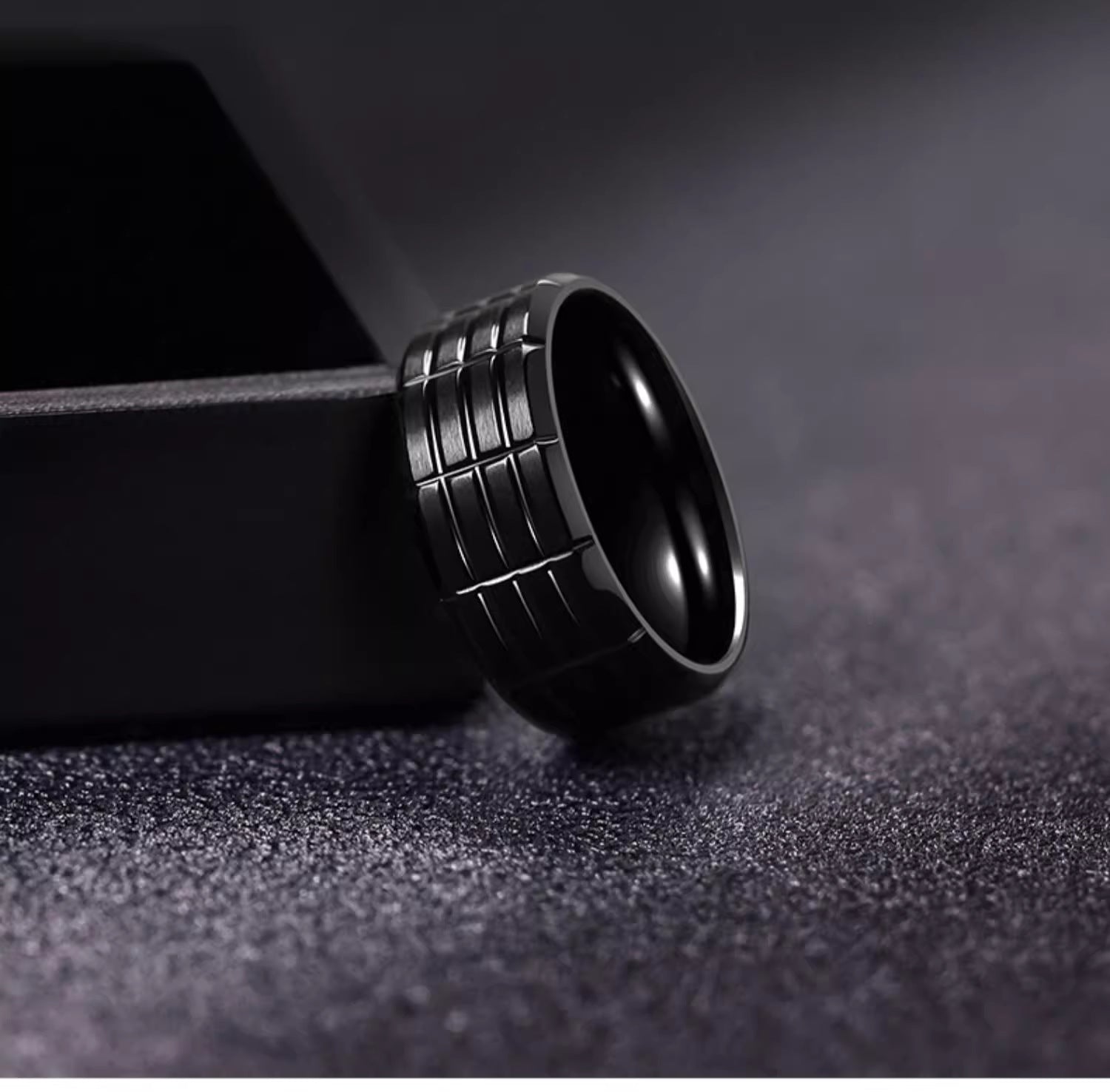 Wholesale Simple and Fashionable Batch Flower Black Plated Ring