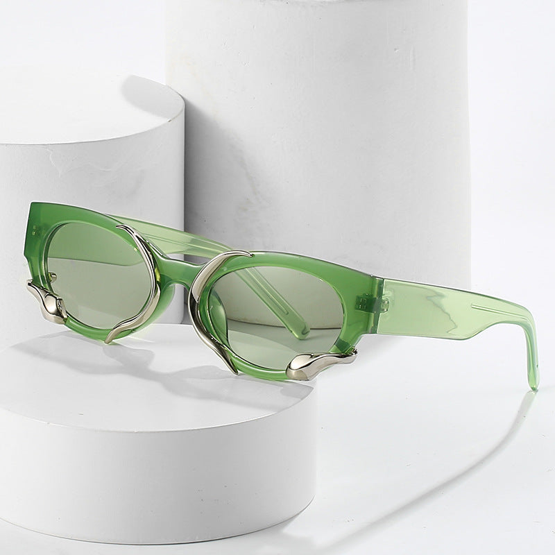 Wholesale Cat Eye Sunglasses with Diamond Accessories