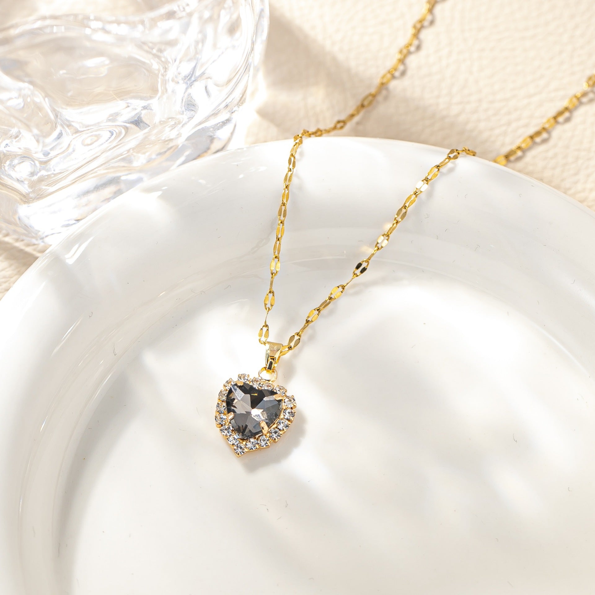 Wholesale Twelve Birthstone Necklace Micro-Inlaid Zirconia Heart-Shaped Clavicle Necklace