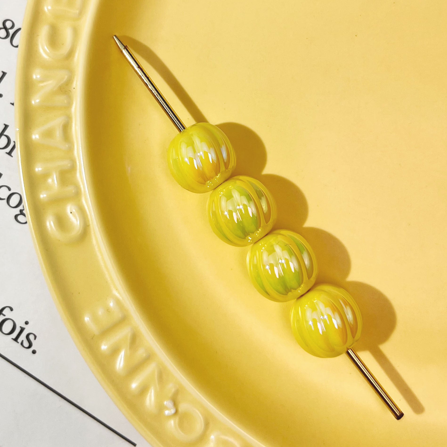 Wholesale 10pcs 14mm Asymmetrical Resin Pumpkin Beads