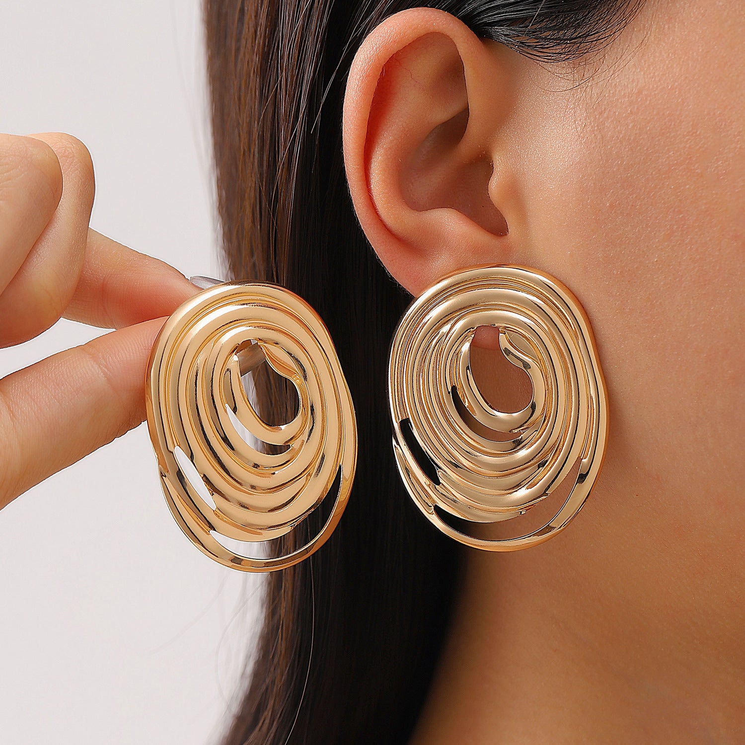 Wholesale Vintage Lava Texture Irregular Geometric Earrings For Women Gold Metal Electroplated Fashion Accessory
