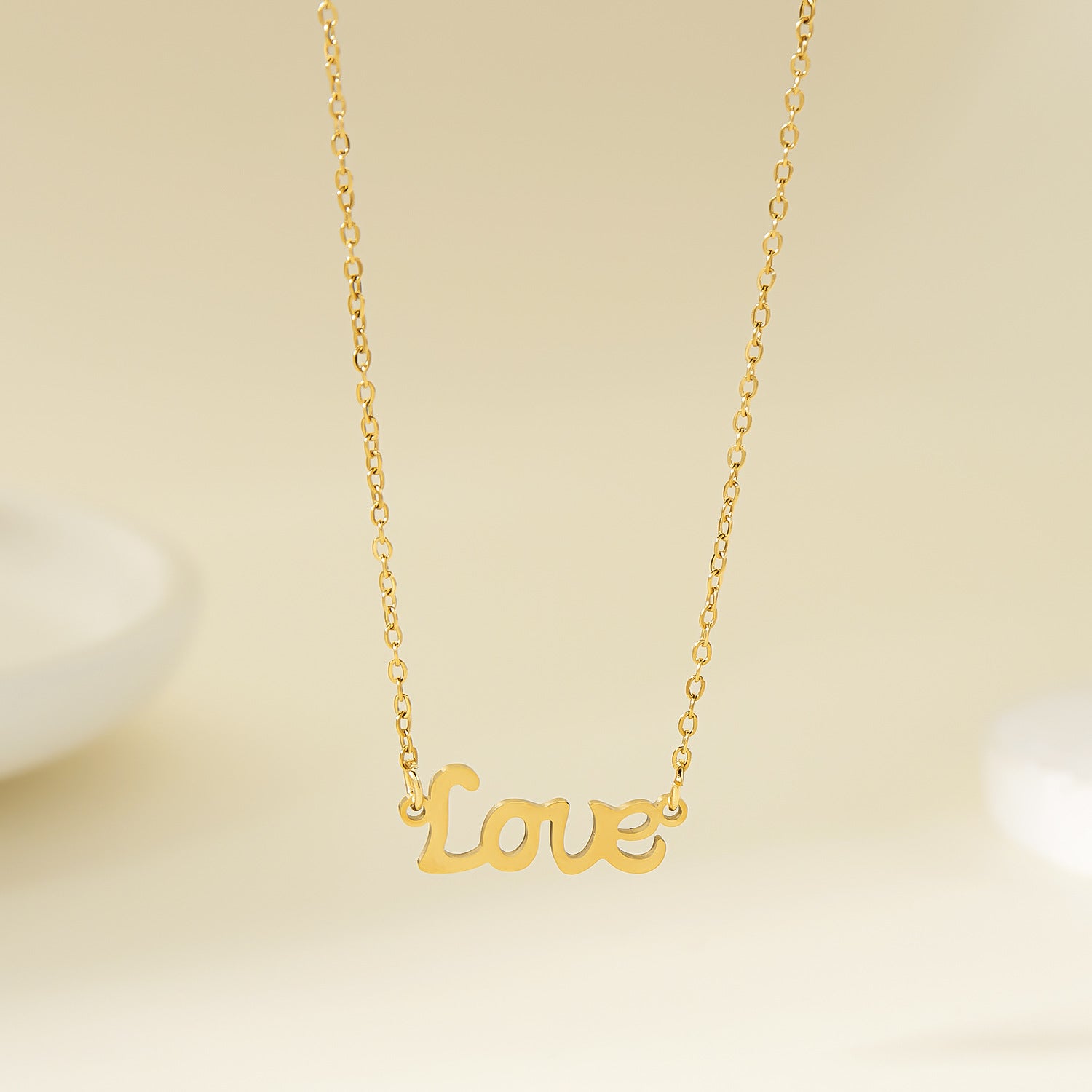 Wholesale Hollow out love letter necklace