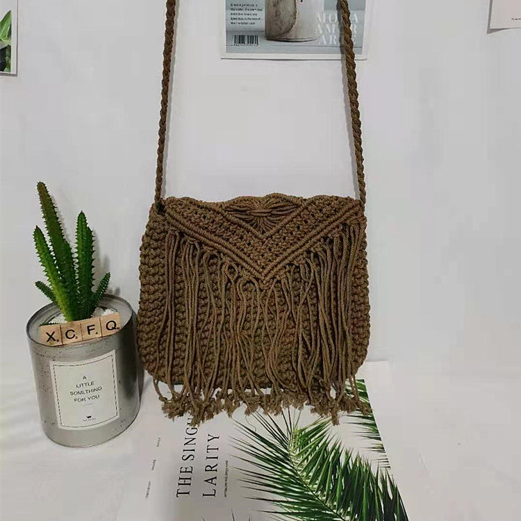 Wholesale Triangular Covered Cotton Tassel Shoulder Straw Woven Bag