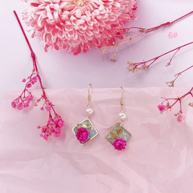 Wholesale Geometric Natural Dried Flowers Gold Leaf Earrings