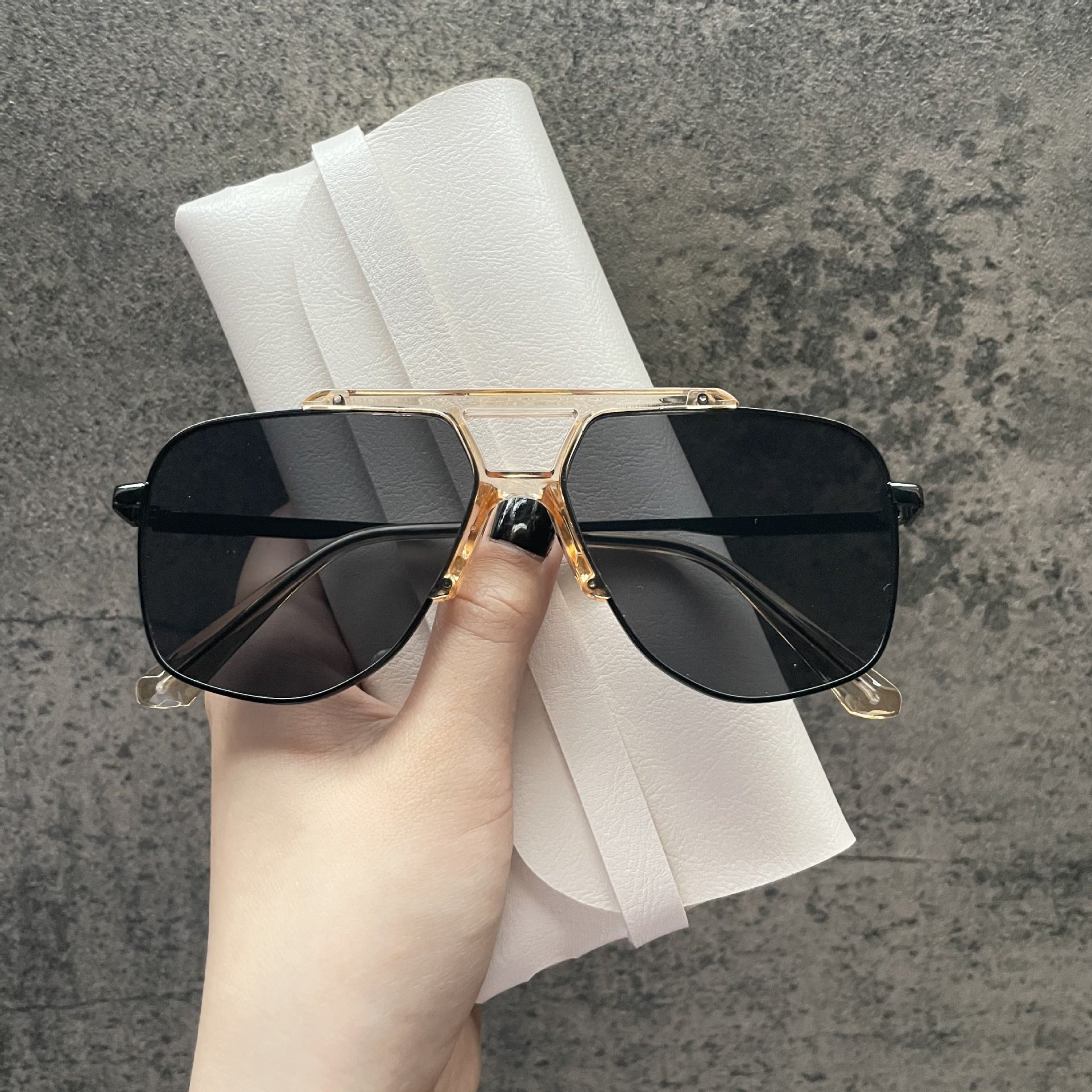 Wholesale Large Frame Irregular Metal Frame PC Sunglasses