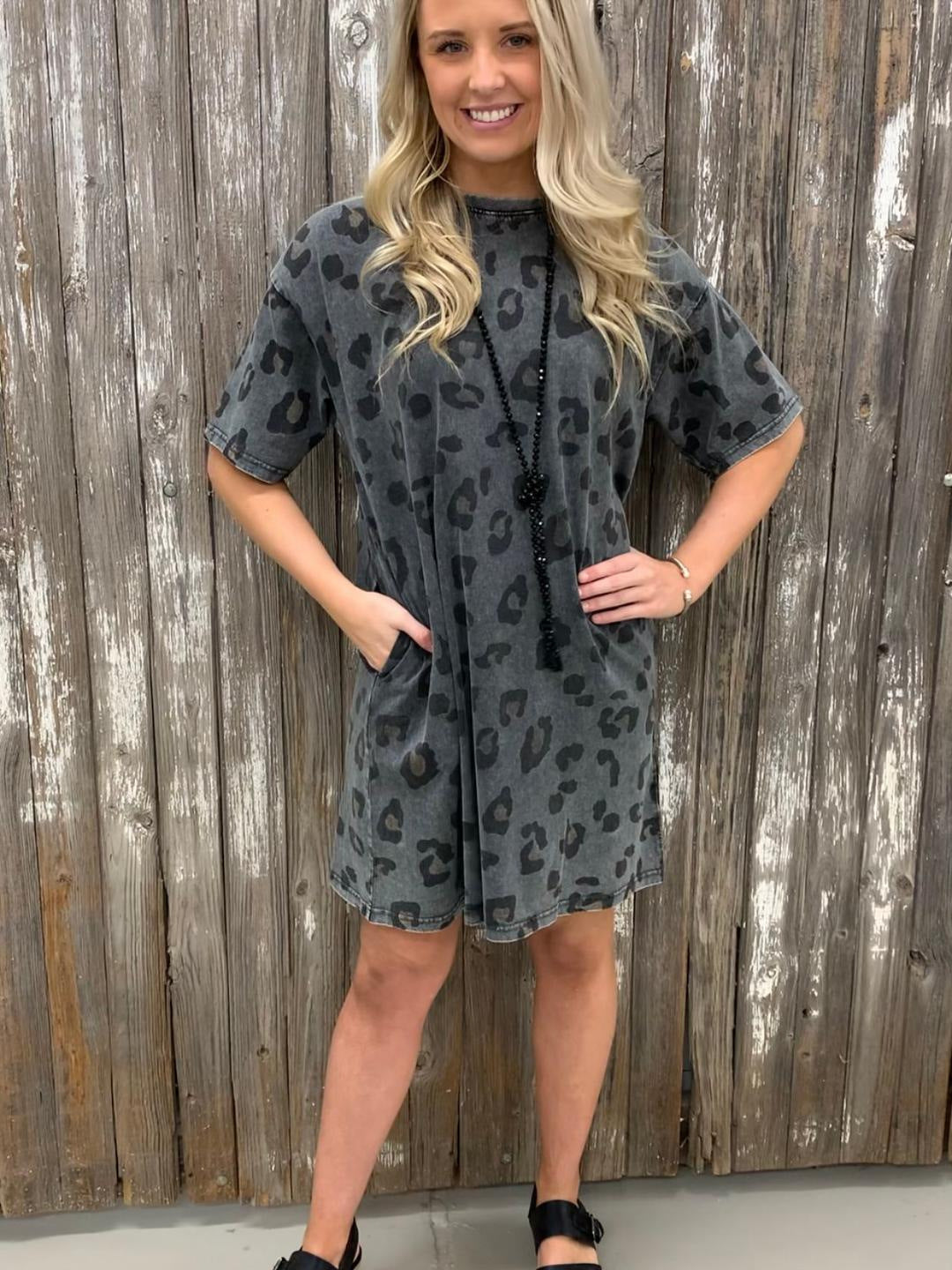 Wholesale One Step Skirt Leopard Print Round Neck Loose Dress