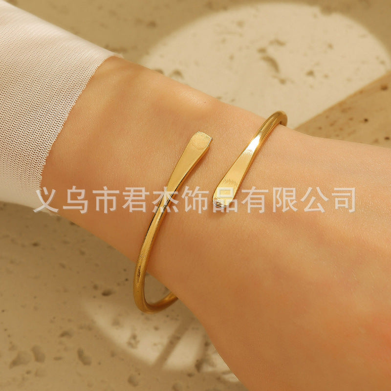 Wholesale 10pcs/pack Punk style exaggerated arm bracelet hollow bracelet for women