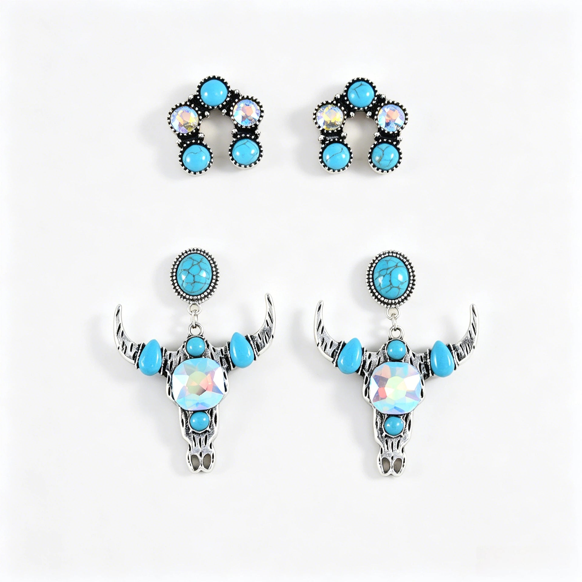 Wholesale Bohemian Ethnic Blue Cow Horn Earrings For Women Turquoise Inlay Stud Earrings Zinc Alloy Fashion Jewelry Accessory Party Gift